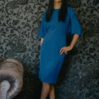 Rochie albastra scurta, dreapta, maneci fluture