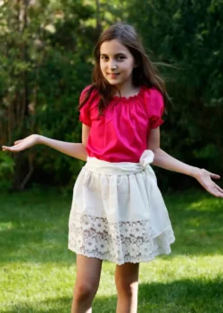 Bluza din bumbac cu siring la gat si manecute