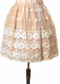 Fusta creata organza cu flori pe fond bej