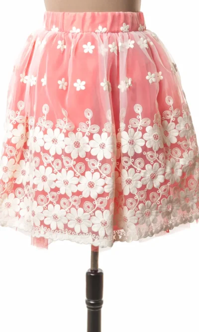 Fusta creata organza cu flori pe fond corai