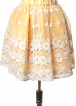 Fusta creata organza cu flori pe fond galben
