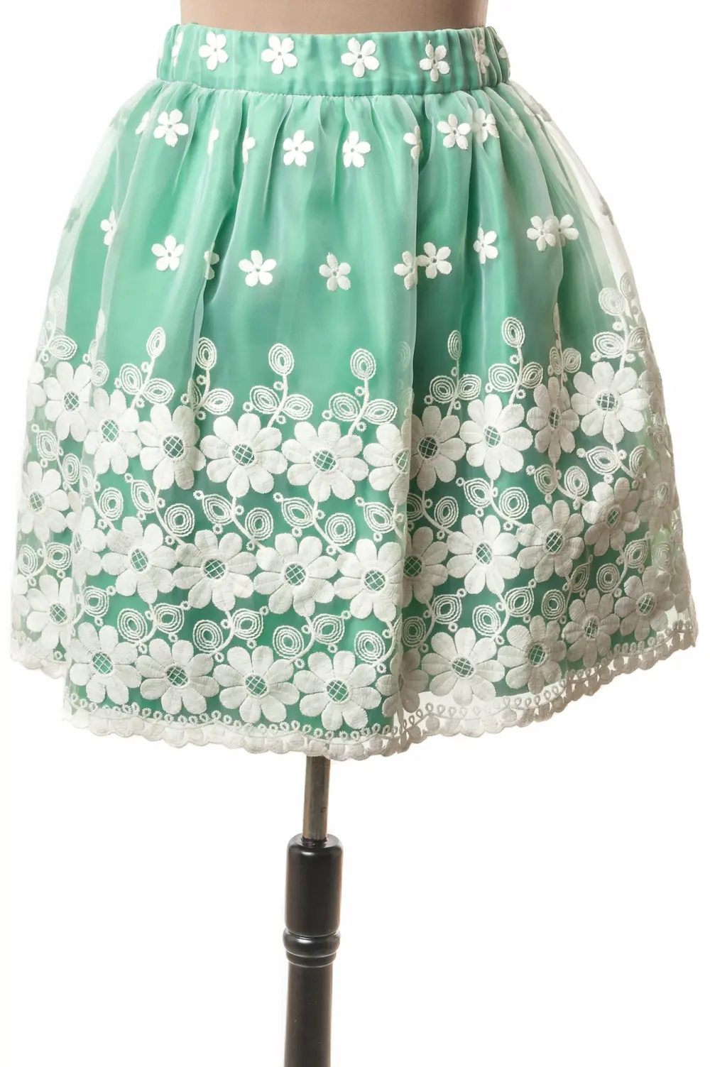 Fusta creata organza cu flori pe fond verde