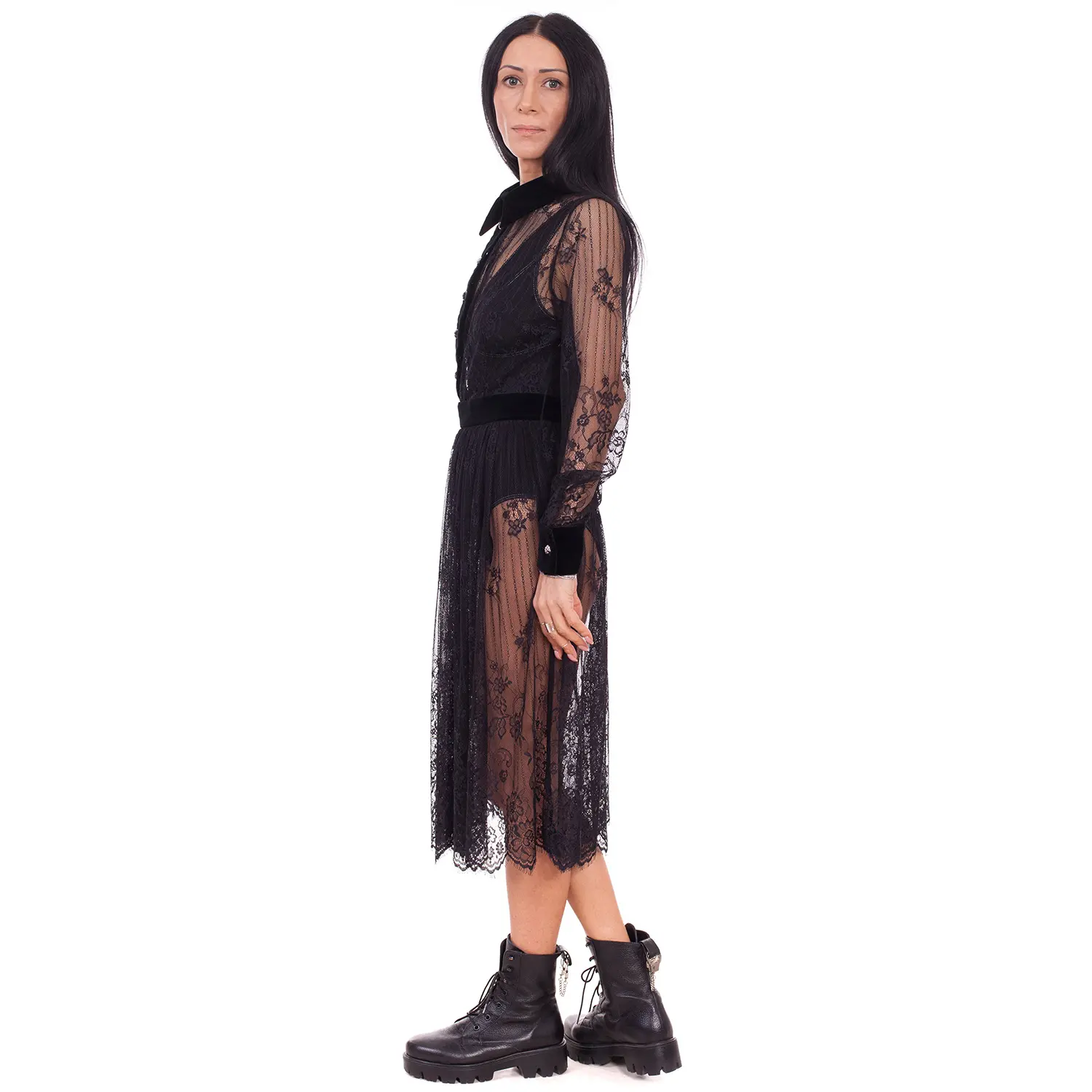 Rochie din dantela neagra cu detalii din catifea