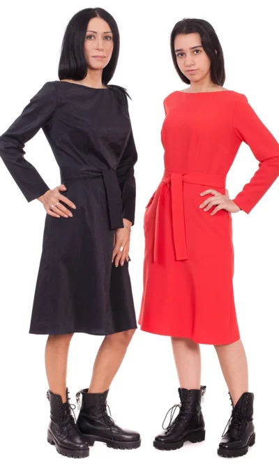 Rochie evazata din bumbac negru cu decolteu barcuta