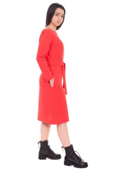 Rochie evazata cu maneca lunga, decolteu barcuta matase rosie
