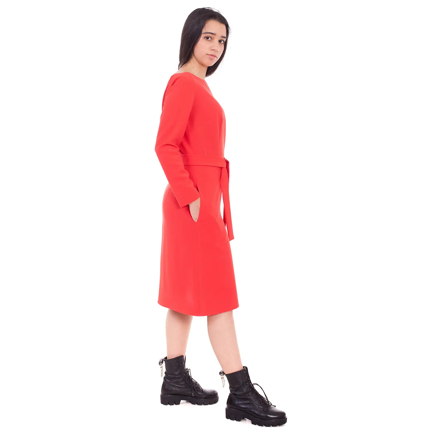 Rochie evazata cu maneca lunga, decolteu barcuta matase rosie