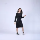 Rochie evazata din bumbac negru lucios cu maneca 3/4