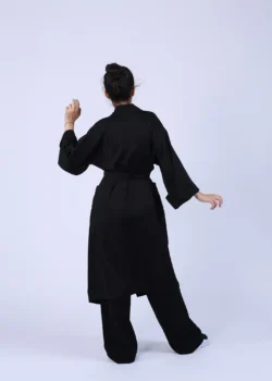 Rochie-halat din matase naturala neagra, inchisa cu cordon