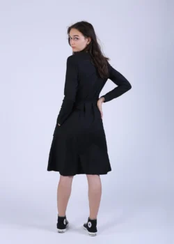Rochie petrecuta evazata din stofa neagra