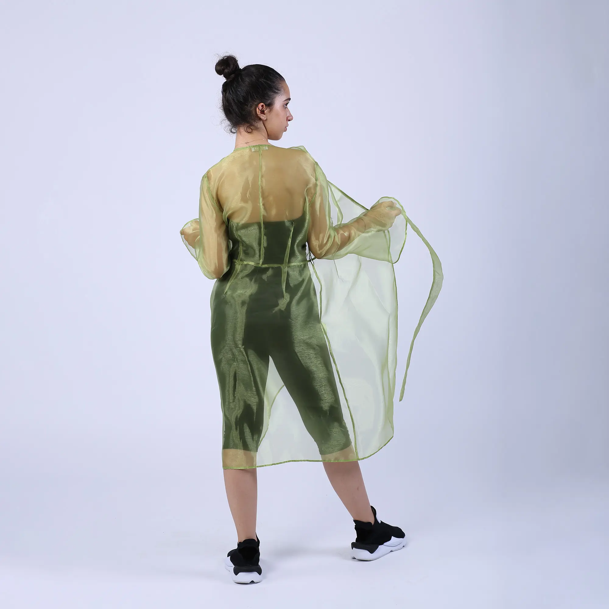 Rochie petrecuta usor evazata din organza verde transparenta