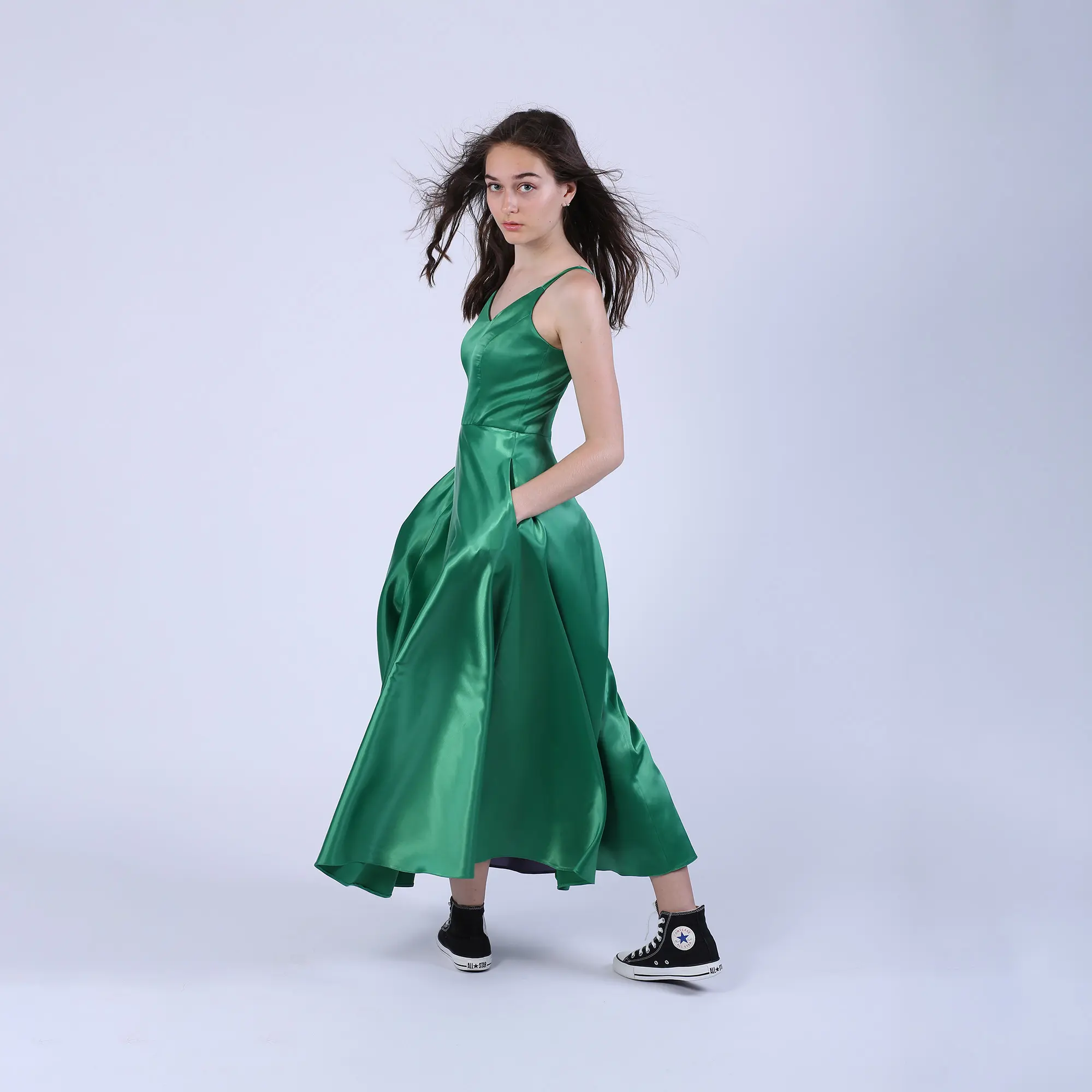 Rochie clos cu bretele din tafta verde