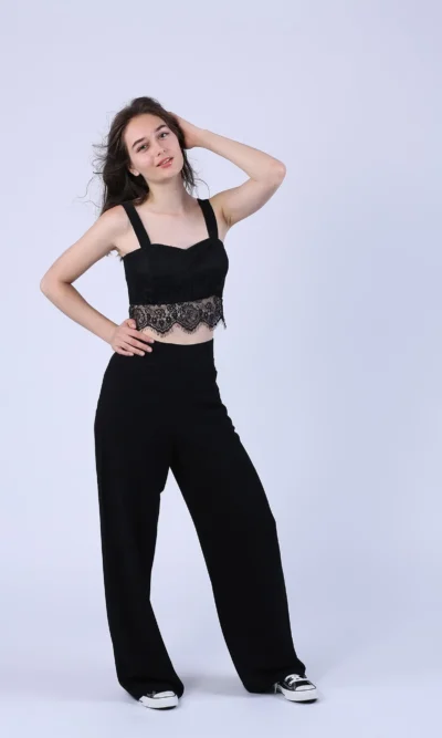 Top-corset negru din dantela cu bretele late
