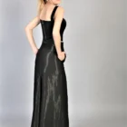 Fusta lunga din matase naturala neagra, cu trena la spate