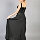 fusta neagra lunga petrecuta asimetrica vazuta din spate