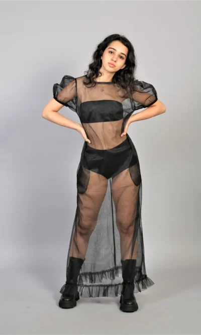 Rochie maneci bufante, transparenta, din tulle