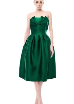 Rochie verde cu pliuri pe corset
