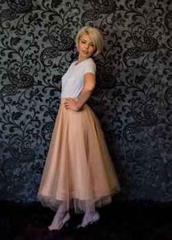 Fusta clos bej din tulle in straturi