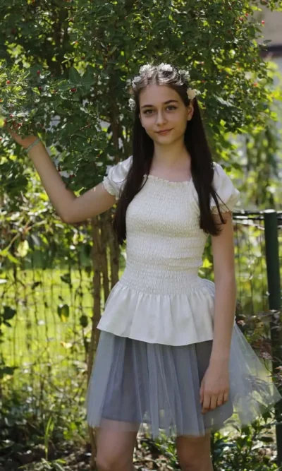Fusta din tul argintiu cu sclipici