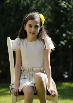 Tricou bej cu maneci duble organza brodata